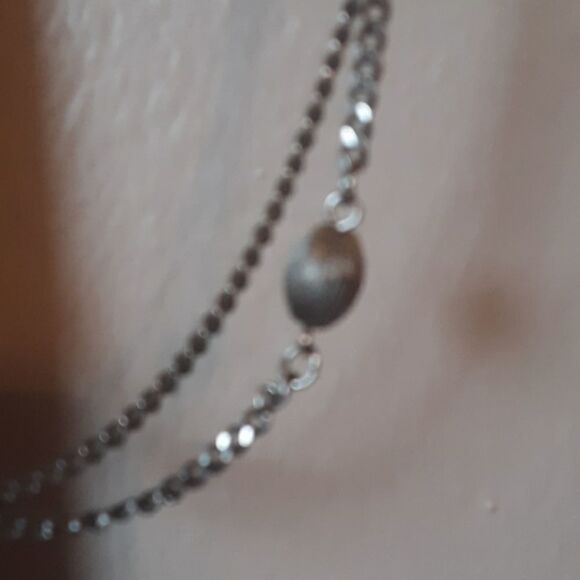 VINTAGE SILVER TONE LAYERED NECKLACE - Picture 3 of 5